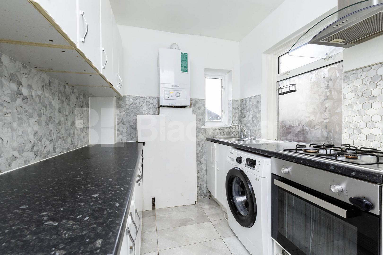 Whole House Beechmont, Avenue